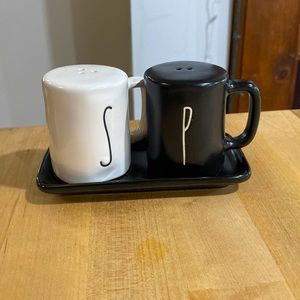 Rae Dunn Salt & Pepper Set